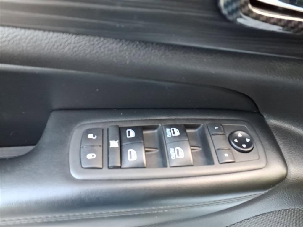 Used 2021 Jeep Grand Cherokee Laredo X image 12