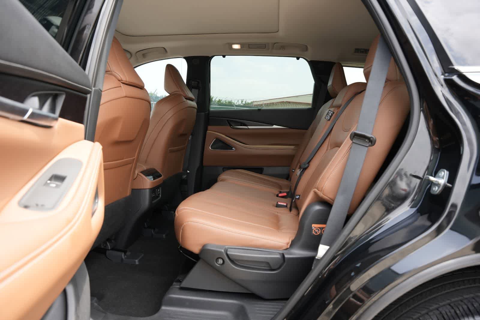 Used 2023 INFINITI QX60 Sensory w/ Vision Package AWD/4WD image 19