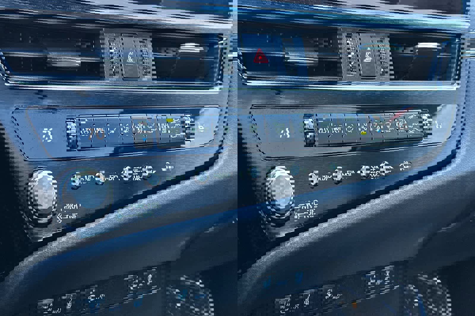 Used 2023 Lexus ES 300h w/ Premium Package image 21