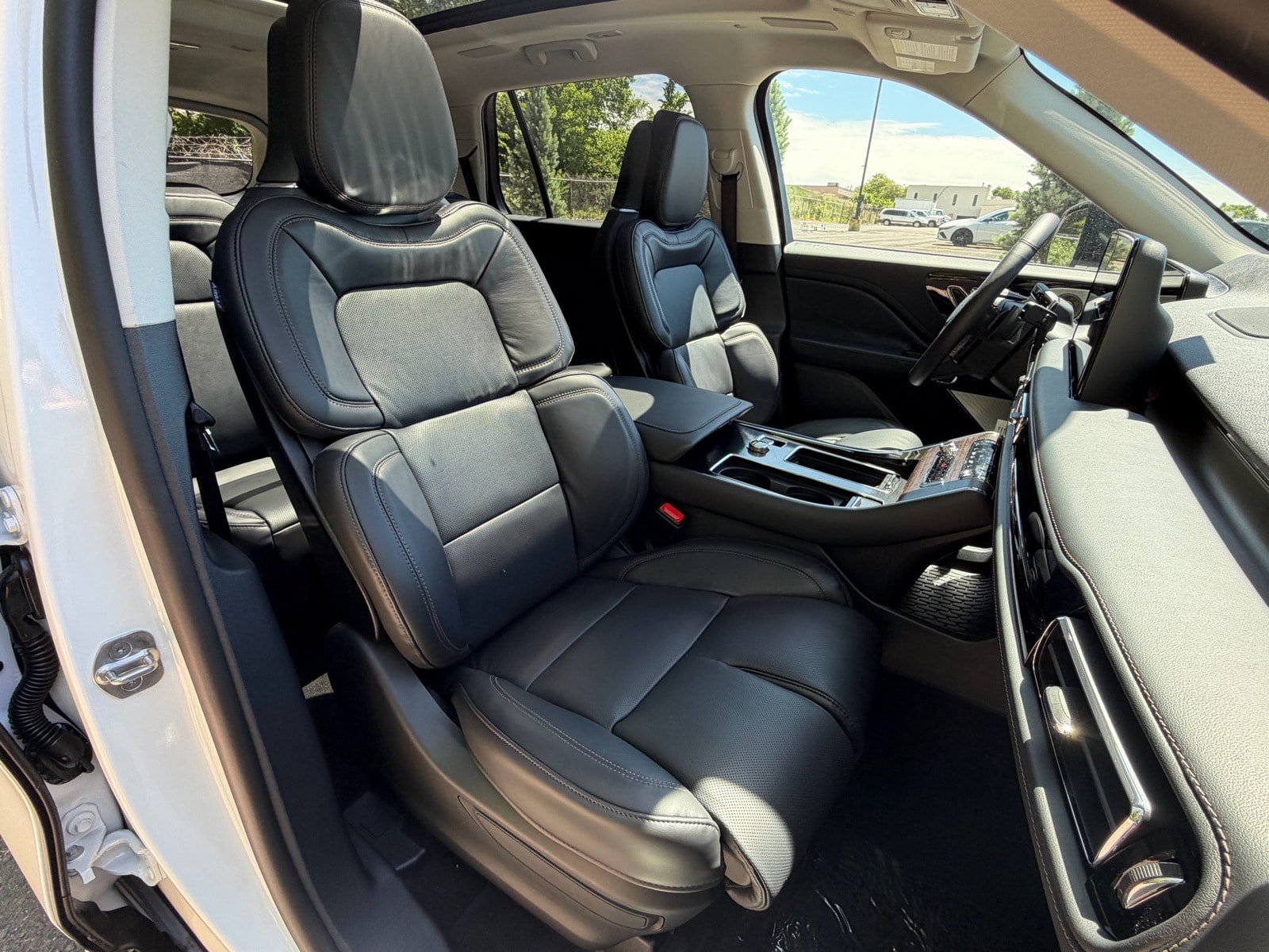 New 2026 Lincoln Aviator Reserve AWD/4WD image 12