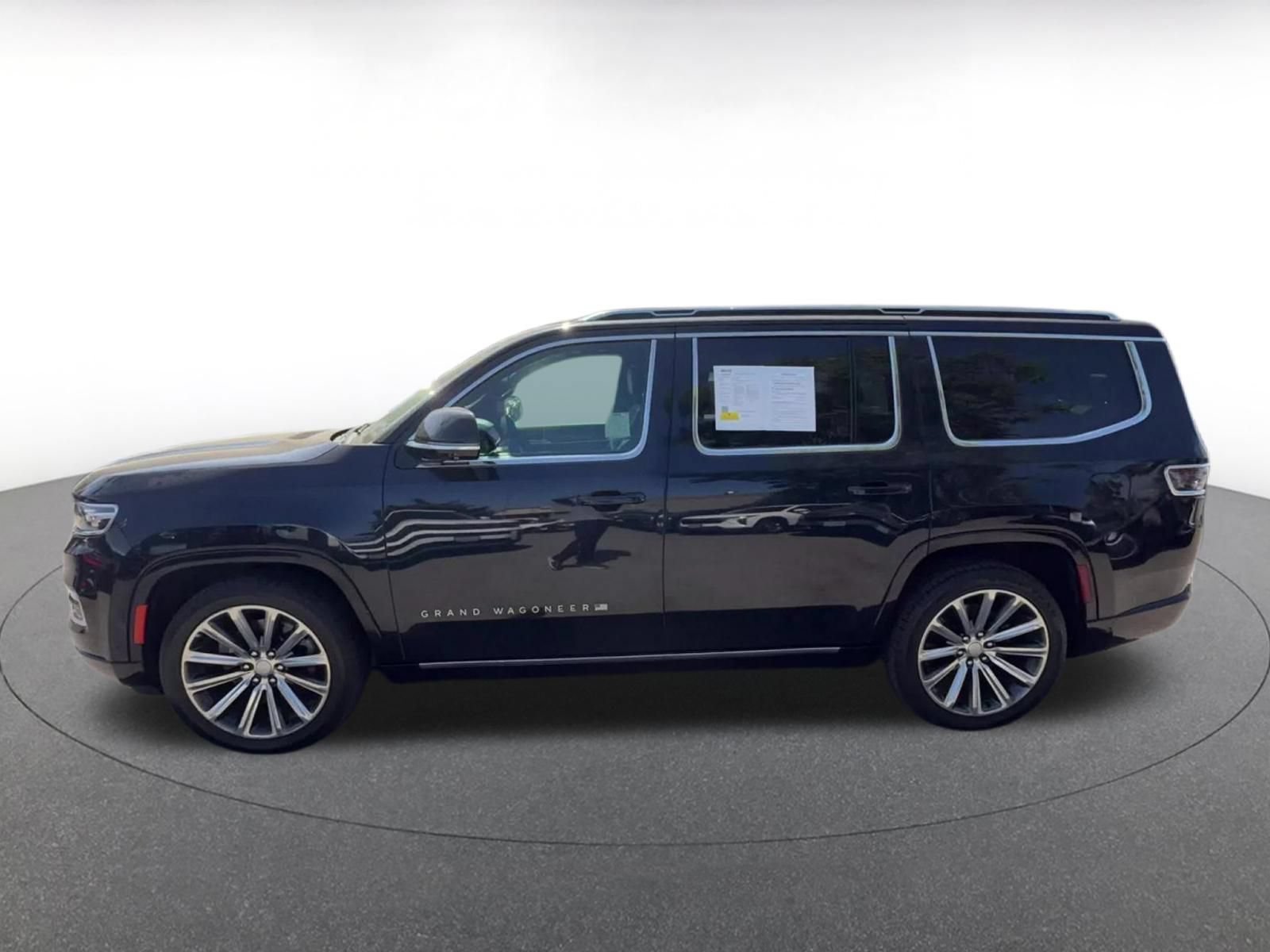 Used 2023 Jeep Grand Wagoneer Series II w/ Flexible Seating Group AWD/4WD image 8