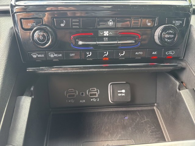 Used 2023 Jeep Grand Cherokee Altitude image 21