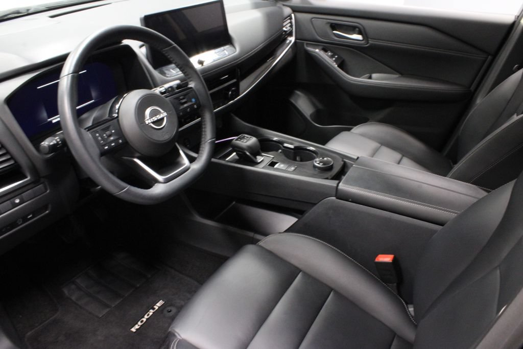 Used 2024 Nissan Rogue SL AWD/4WD image 22