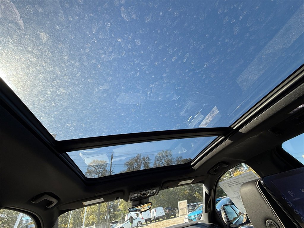 New 2026 Chevrolet Suburban Premier image 24