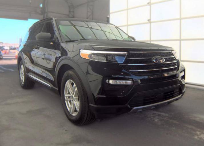 Used 2022 Ford Explorer XLT w/ Equipment Group 202A RWD image 2
