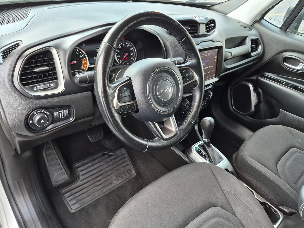 Used 2022 Jeep Renegade Latitude w/ Convenience Group AWD/4WD image 10