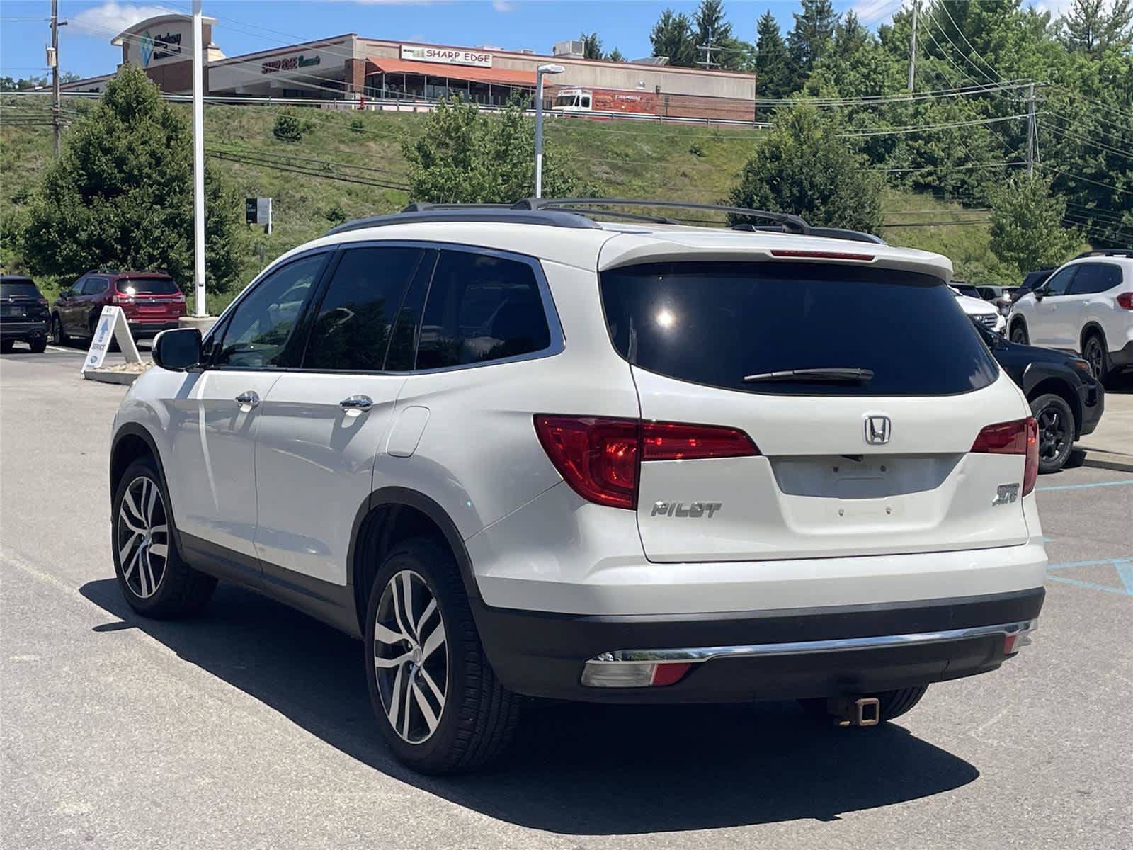 Used 2016 Honda Pilot Touring image 3