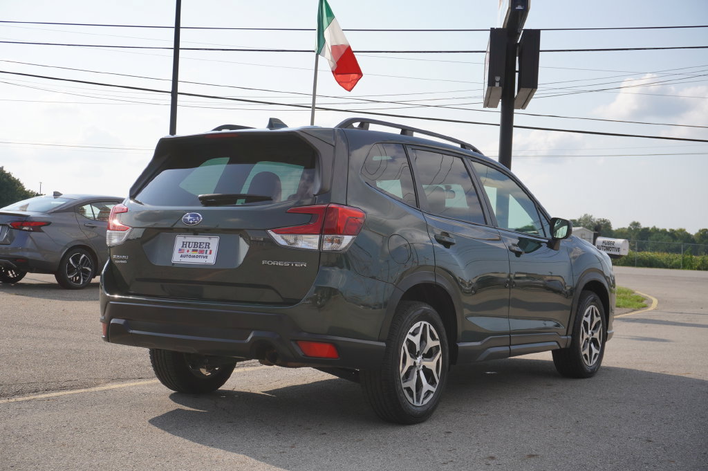 Used 2023 Subaru Forester Premium AWD/4WD image 7