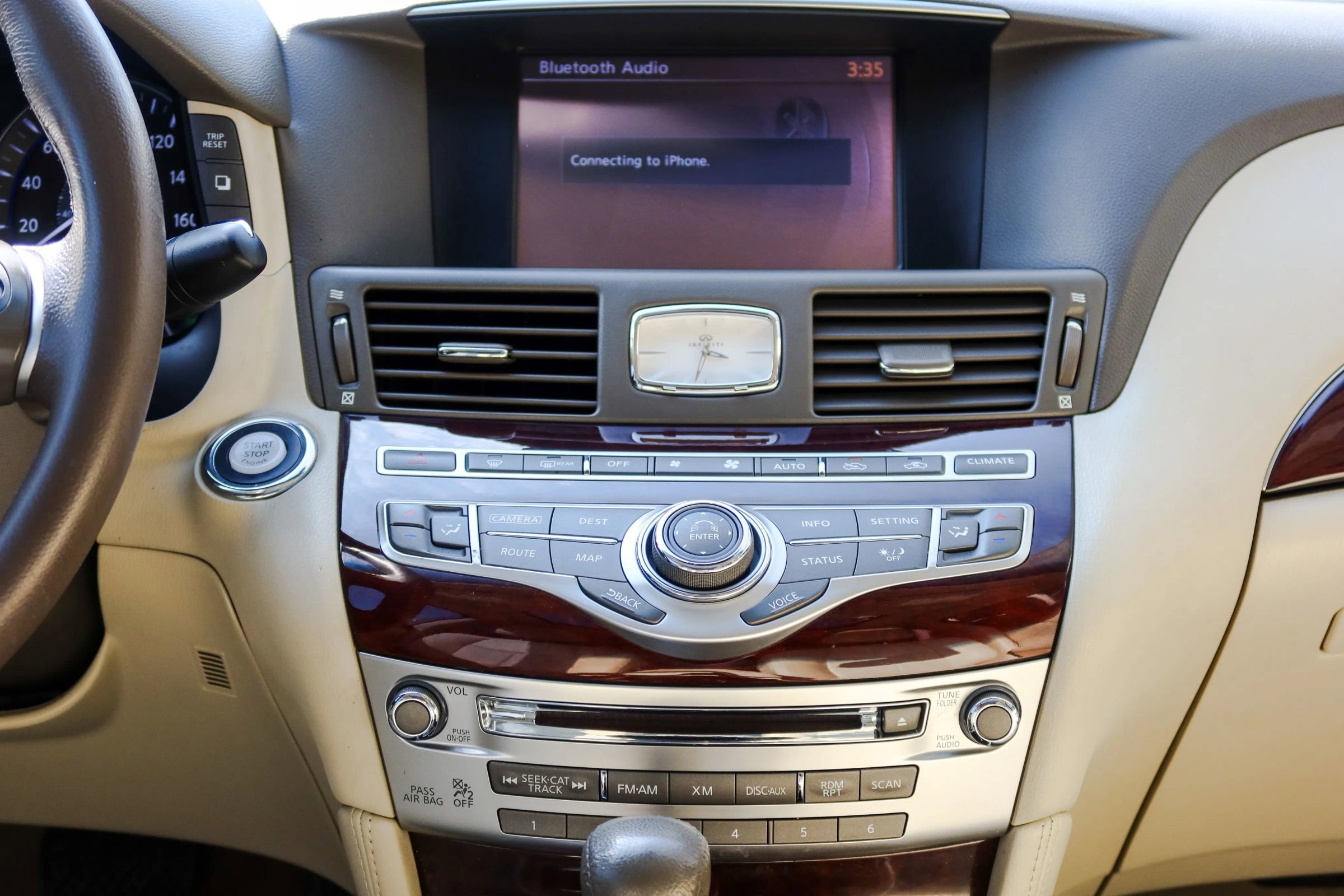 Used 2015 INFINITI Q70 3.7 image 17