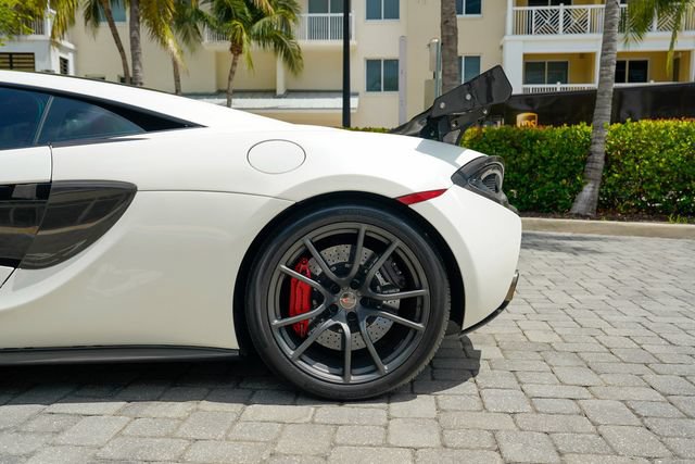Used 2017 McLaren 570S Coupe RWD image 16