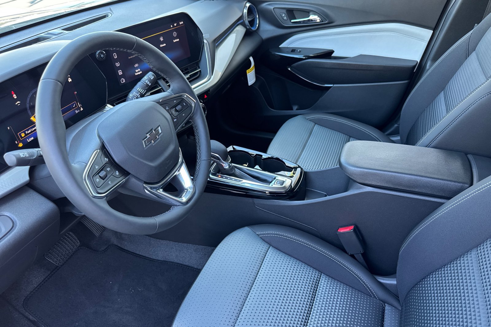 New 2026 Chevrolet Trax LT w/ Driver Confidence Package FWD image 9