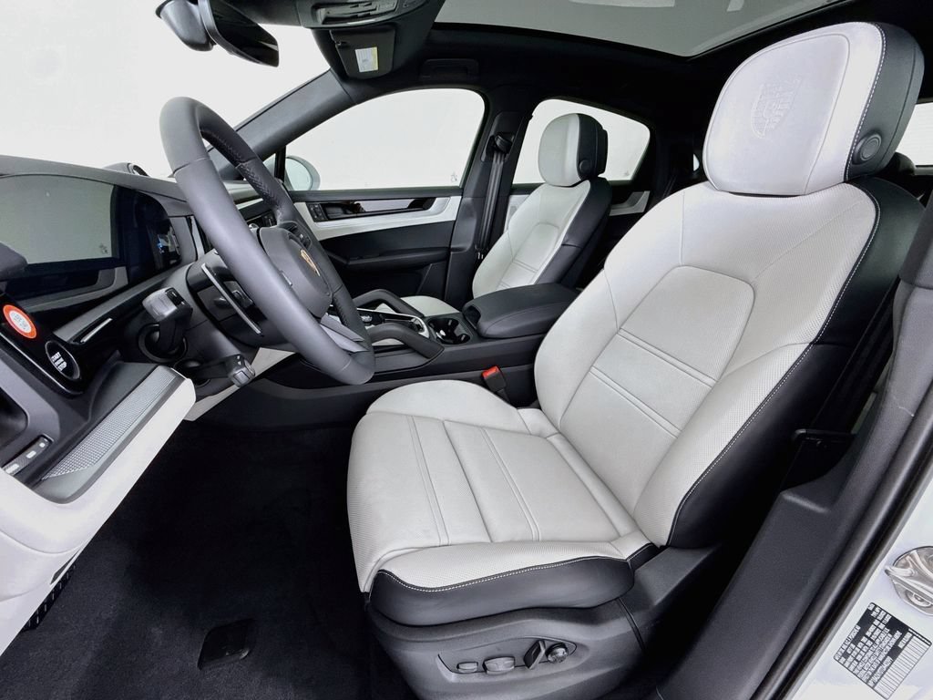 New 2026 Porsche Cayenne Coupe AWD/4WD image 5