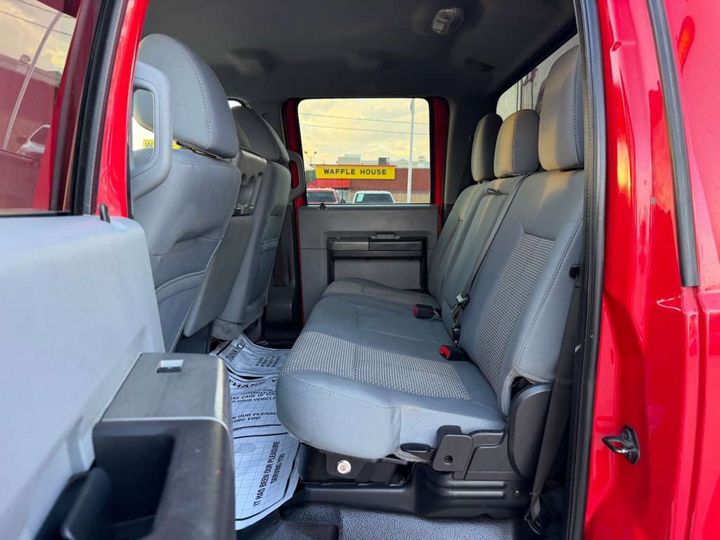 Used 2011 Ford F550 4x4 Crew Cab Super Duty w/ XLT Interior Pkg image 18