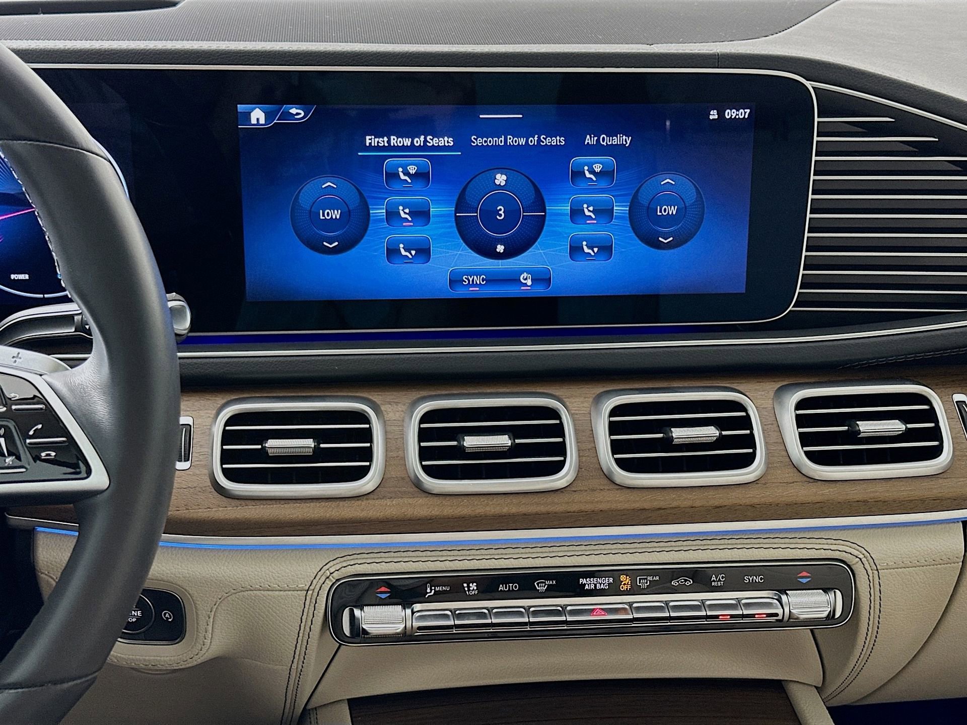 Certified 2024 Mercedes-Benz GLE 450 4MATIC image 17