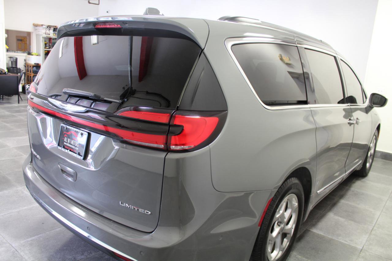 Used 2022 Chrysler Pacifica Limited image 7
