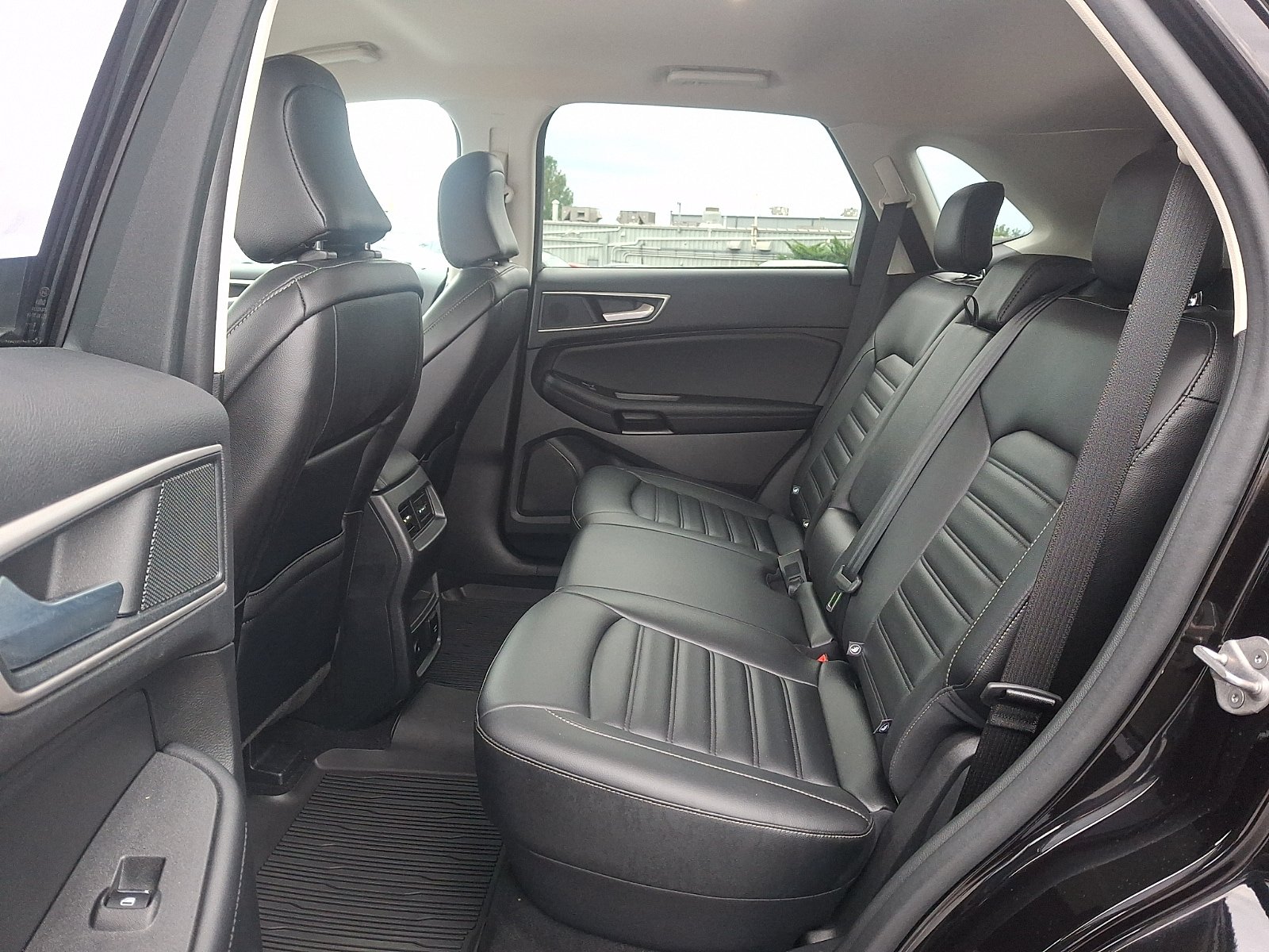 Used 2024 Ford Edge SEL w/ Convenience Package AWD/4WD image 10