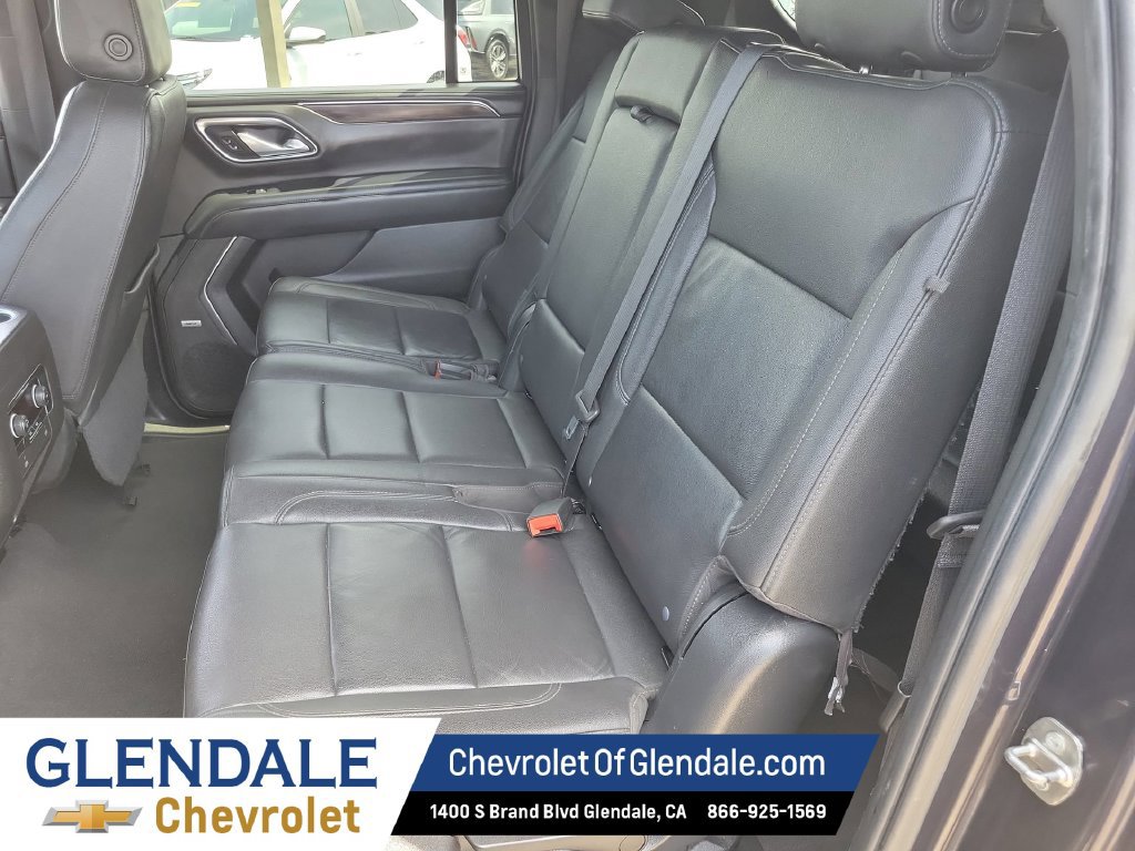 Used 2022 Chevrolet Suburban LT RWD image 21