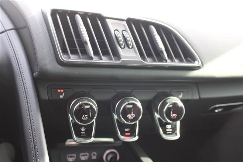 Used 2018 Audi R8 V10 w/ Carbon Exterior Package image 48