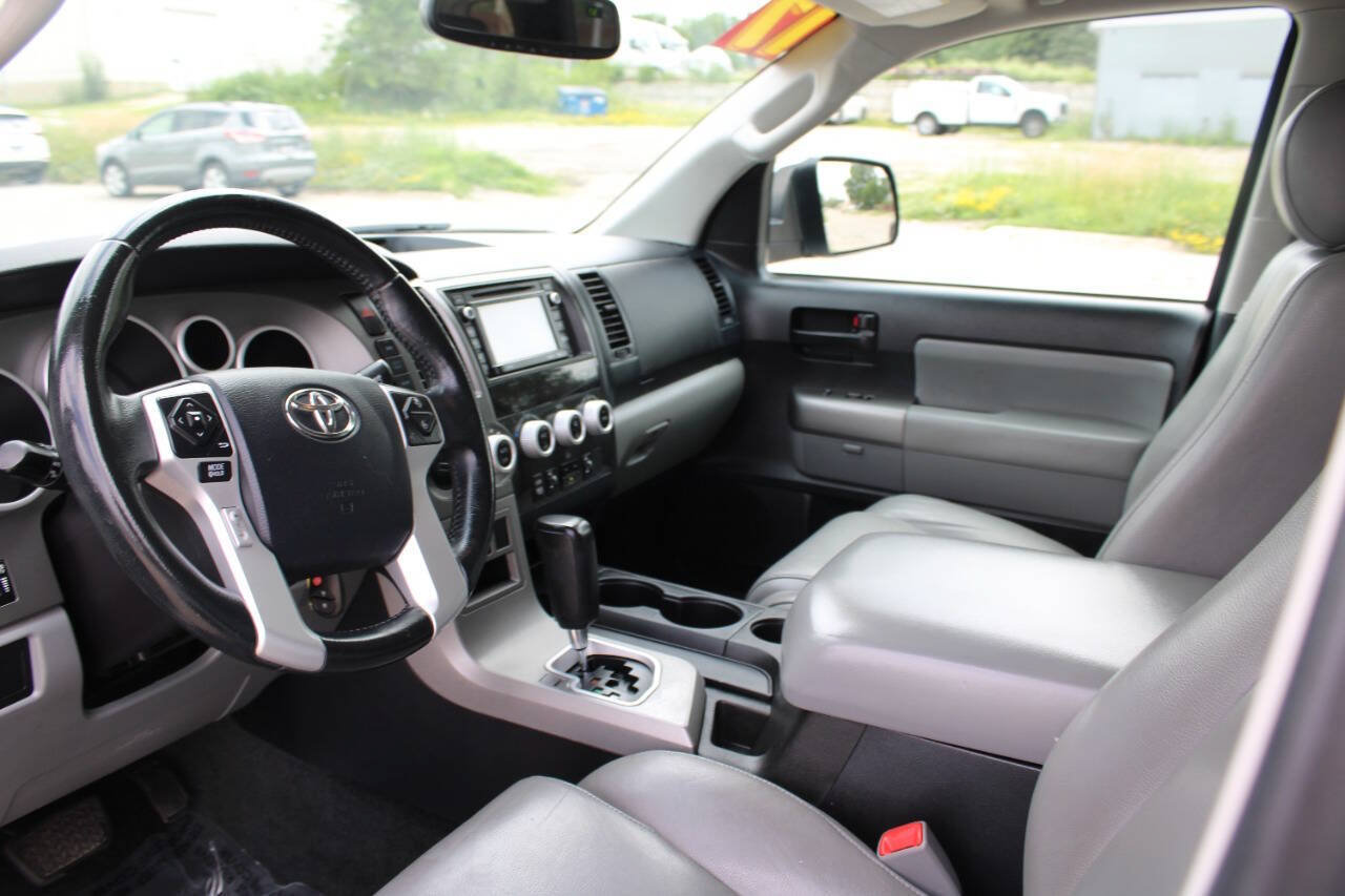 Used 2017 Toyota Sequoia SR5 AWD/4WD image 20
