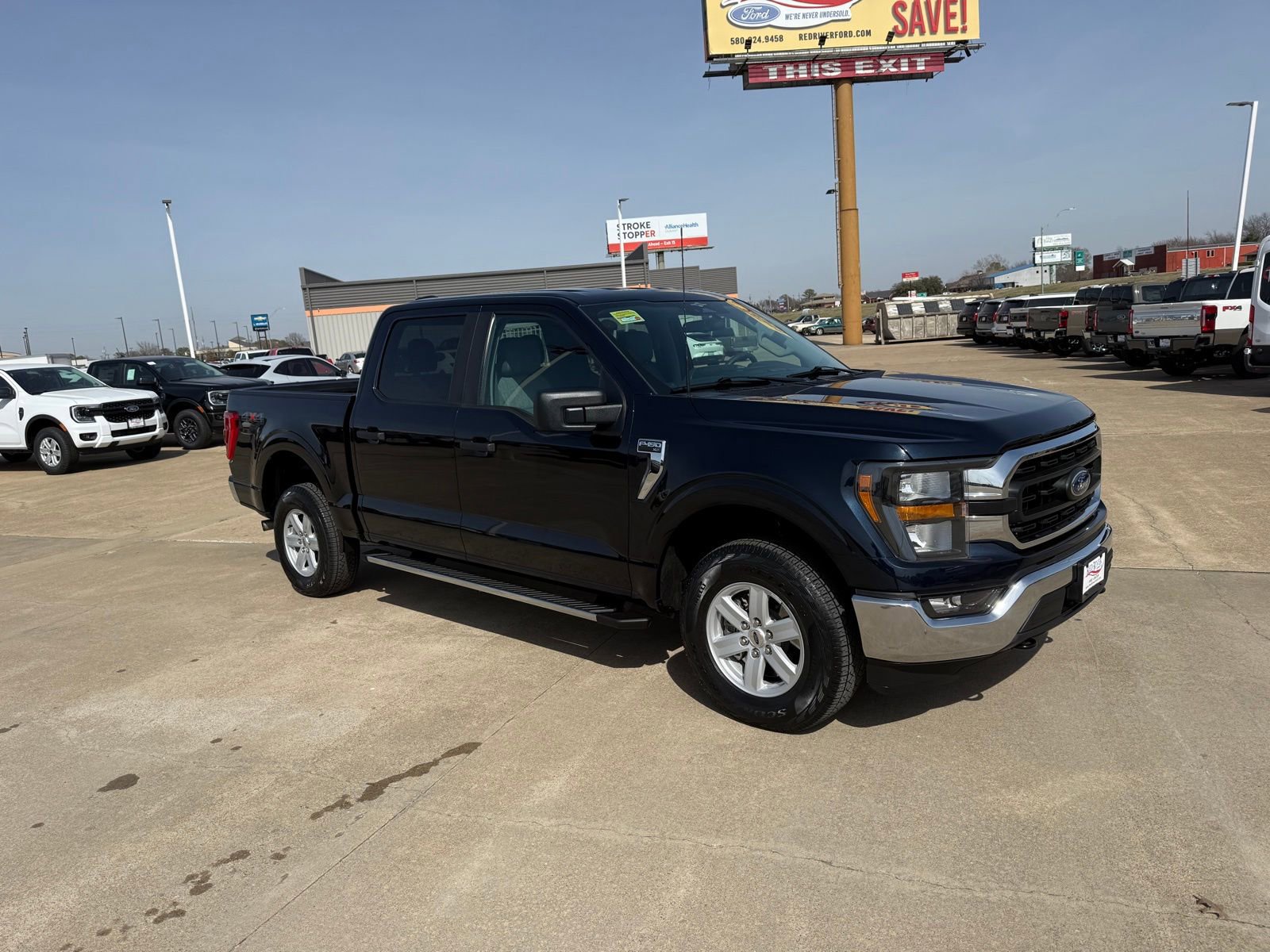 Used 2023 Ford F150 XLT image 3