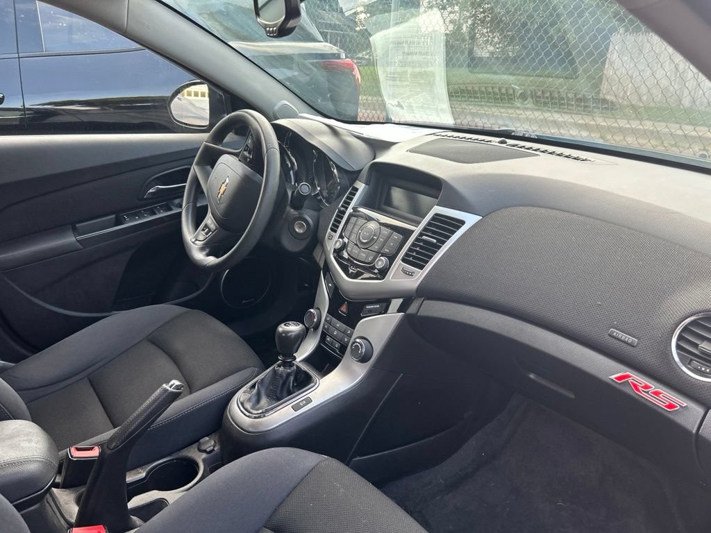 Used 2015 Chevrolet Cruze LT w/ Sun And Sound Package FWD image 9