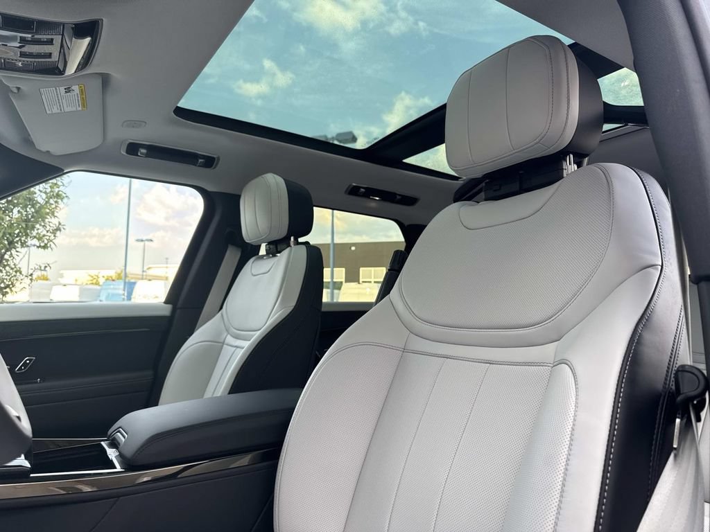 New 2027 Land Rover Range Rover Sport Battersea AWD/4WD image 22
