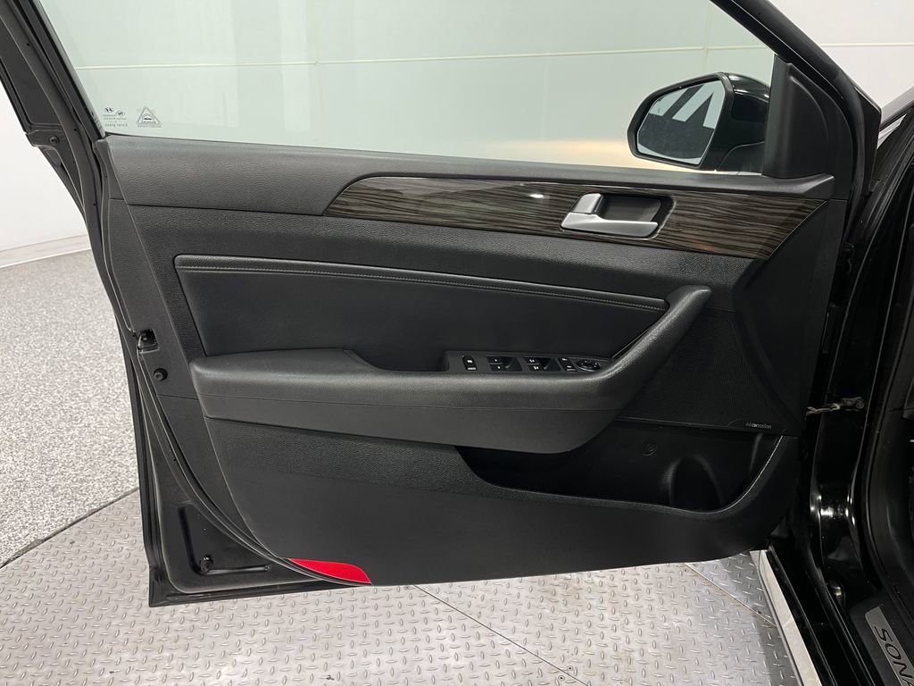 Used 2015 Hyundai Sonata Limited image 12