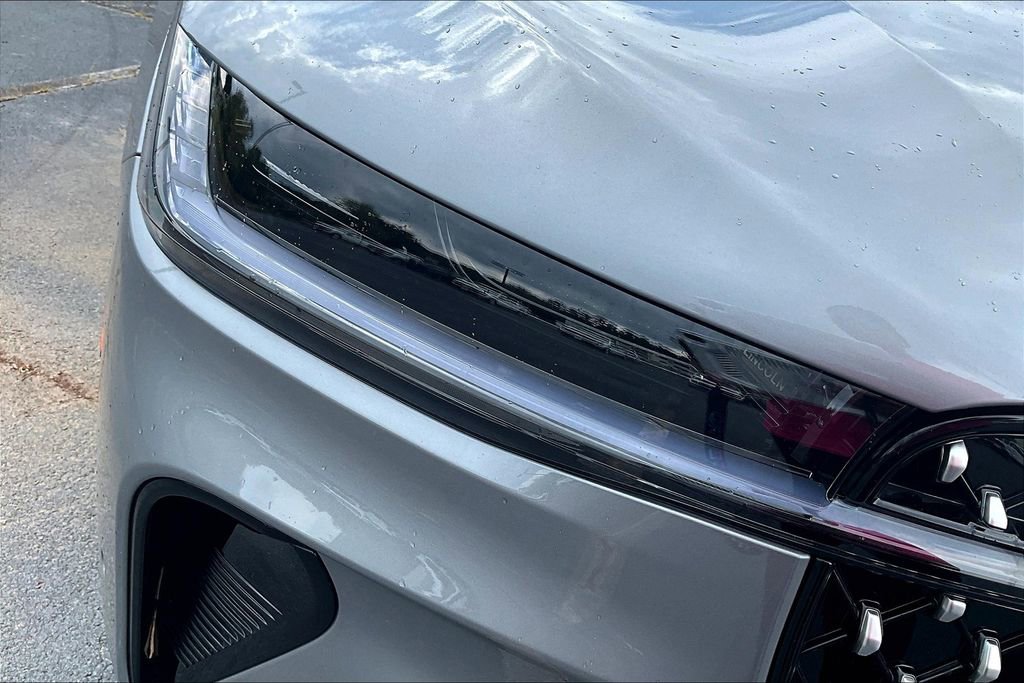 Used 2024 Lincoln Nautilus Reserve image 28