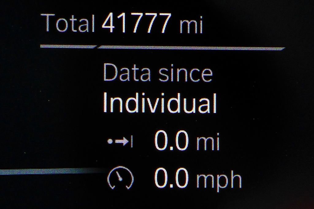 Used 2020 BMW 750i xDrive AWD/4WD image 32