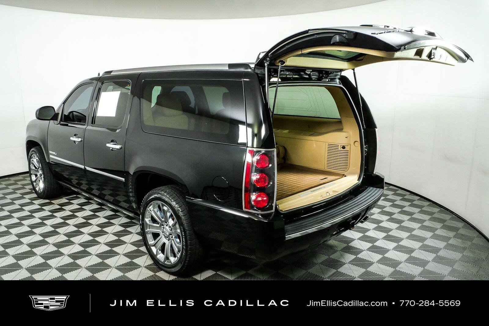 Used 2014 GMC Yukon XL Denali RWD image 34