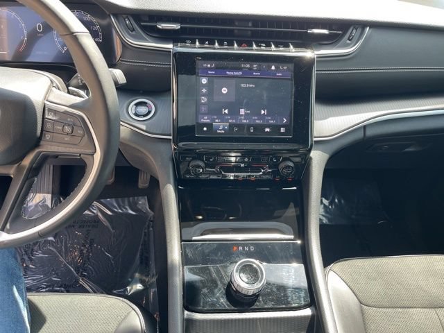 Used 2025 Jeep Grand Cherokee L Altitude AWD/4WD image 21