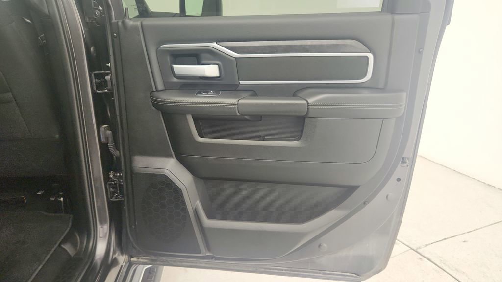 Used 2024 RAM 2500 Big Horn image 32