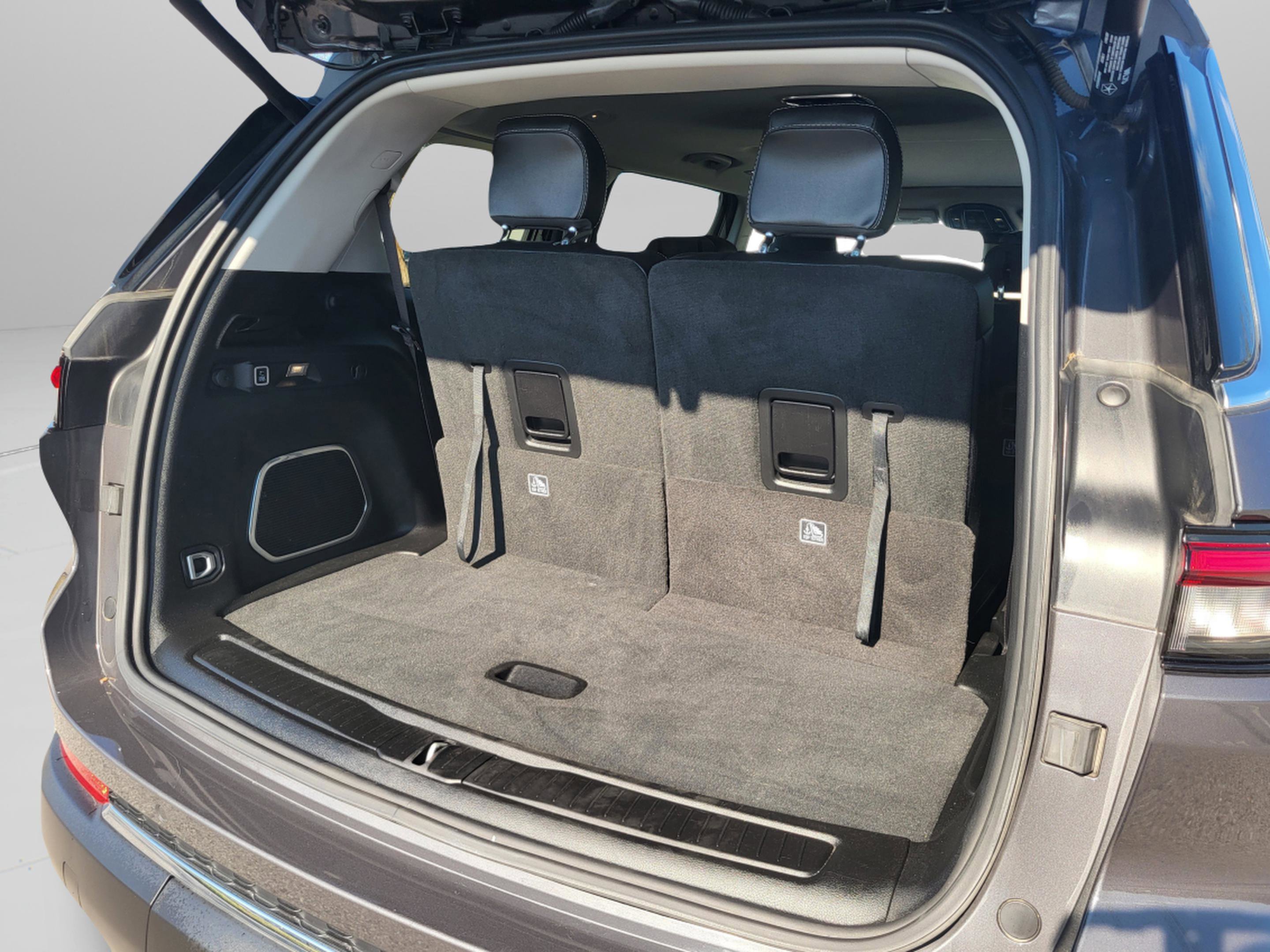 Used 2022 Jeep Grand Cherokee L Limited image 23