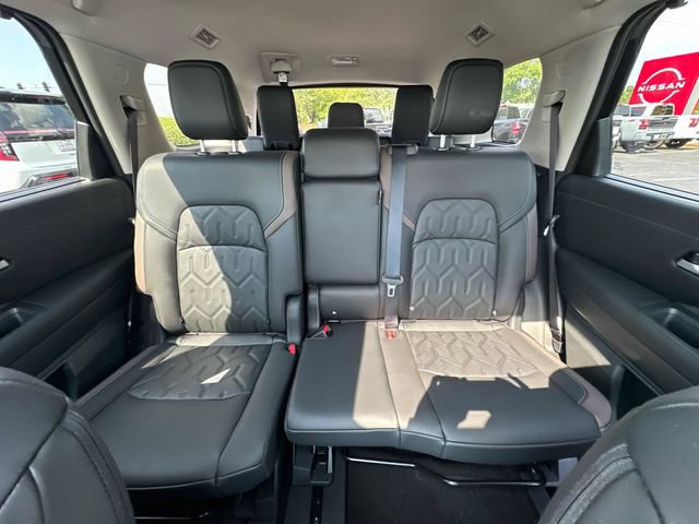 New 2026 Nissan Pathfinder Platinum w/ Cargo Package AWD/4WD image 25