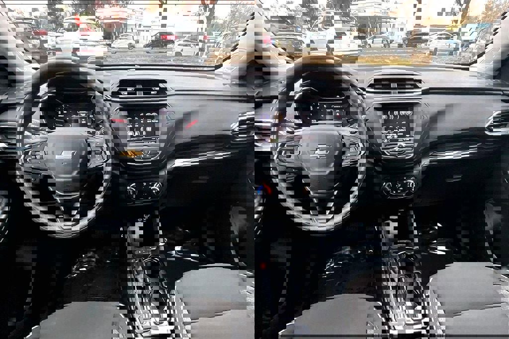 Used 2022 Chevrolet TrailBlazer LT w/ Driver Confidence Package image 15