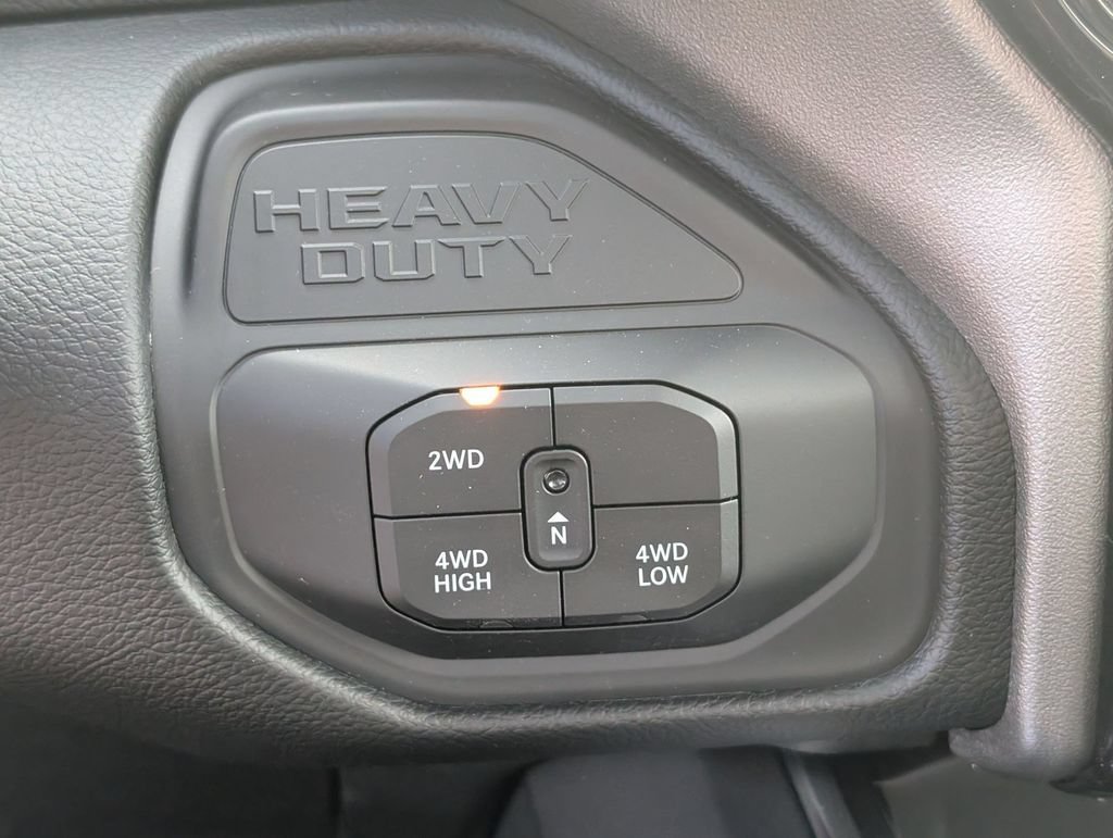 New 2026 RAM 3500 Laramie AWD/4WD image 21