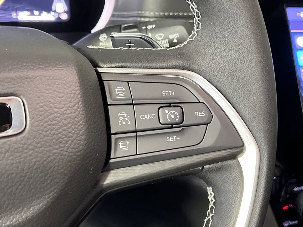 New 2025 Jeep Grand Cherokee Laredo image 17