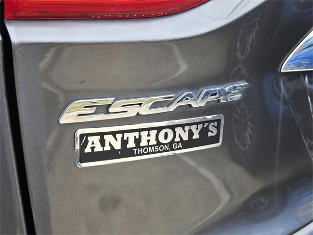 Used 2015 Ford Escape SE w/ SE Chrome Package image 5