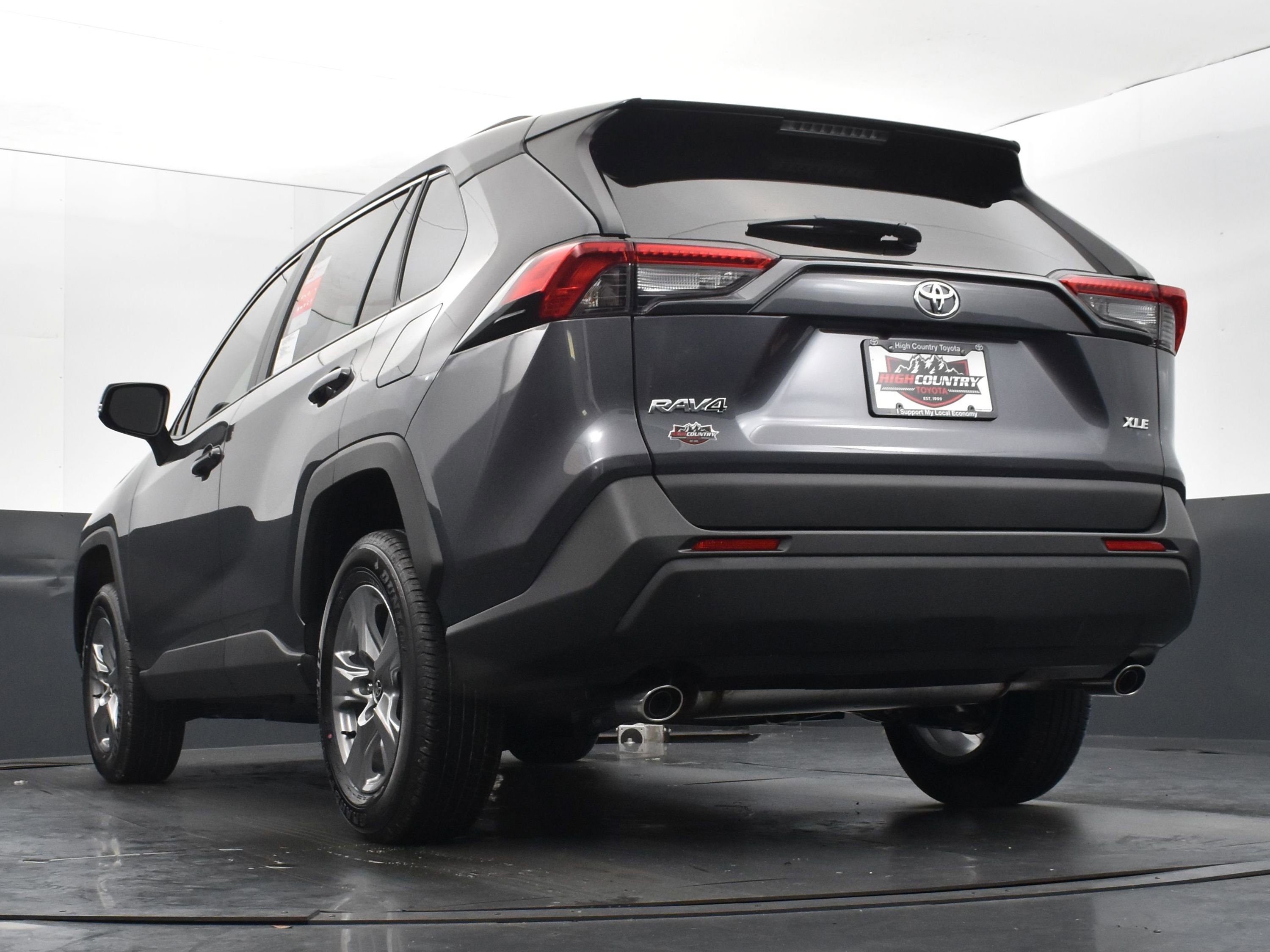 Used 2025 Toyota RAV4 XLE w/ Convenience Package image 39