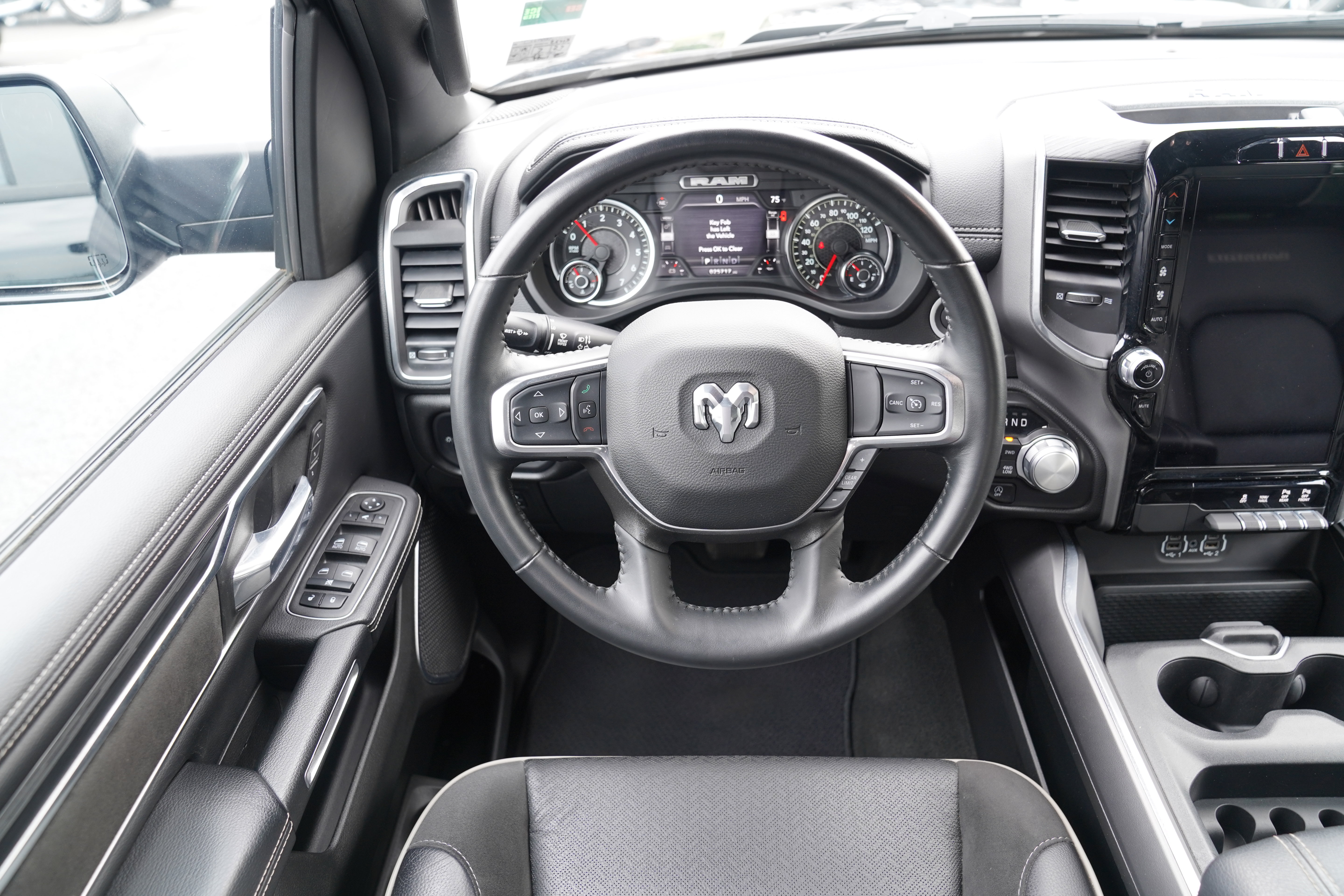 Used 2023 RAM 1500 Laramie AWD/4WD image 12