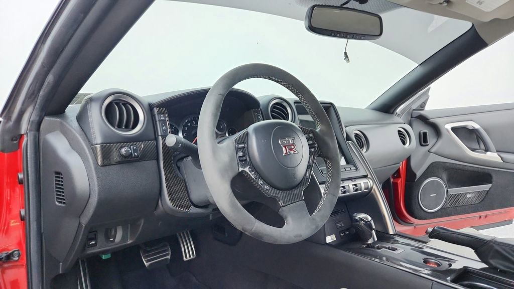 Used 2010 Nissan GT-R Premium AWD/4WD image 18