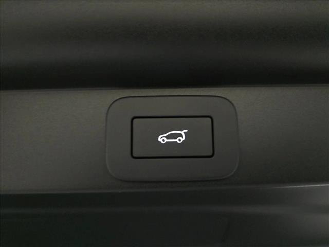 New 2026 Land Rover Range Rover Long Wheel Base SV AWD/4WD image 15