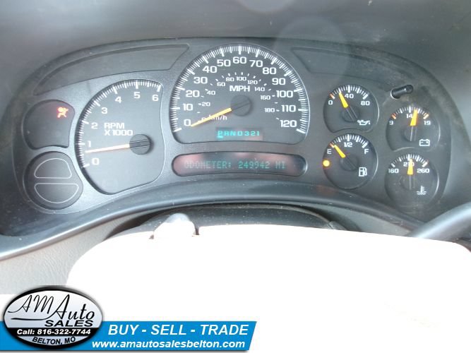 Used 2005 GMC Sierra 1500 SLE w/ Off-Road Package AWD/4WD image 9