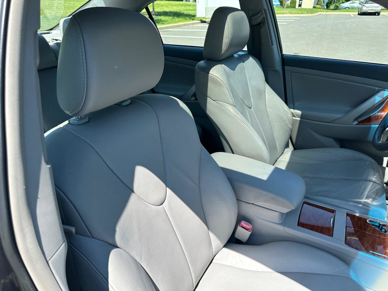 Used 2010 Toyota Camry XLE FWD image 17