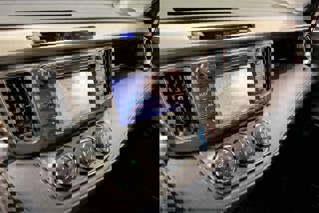 Used 2015 Toyota RAV4 LE AWD/4WD image 27