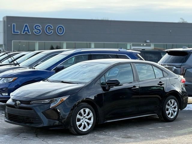 Used 2023 Toyota Corolla LE image 1