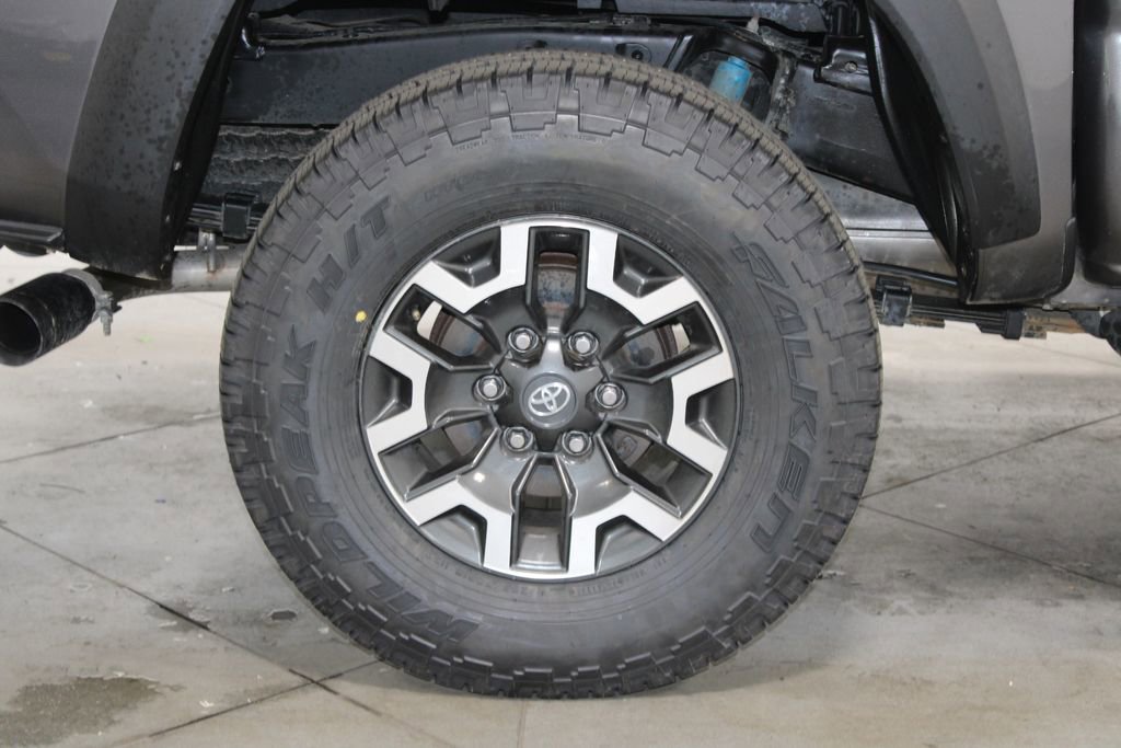 Used 2021 Toyota Tacoma TRD Off-Road AWD/4WD image 13