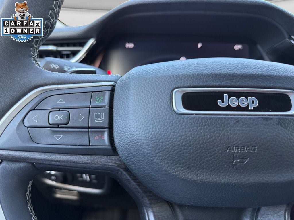 Used 2023 Jeep Grand Cherokee Limited w/ Black Appearance Package AWD/4WD image 25