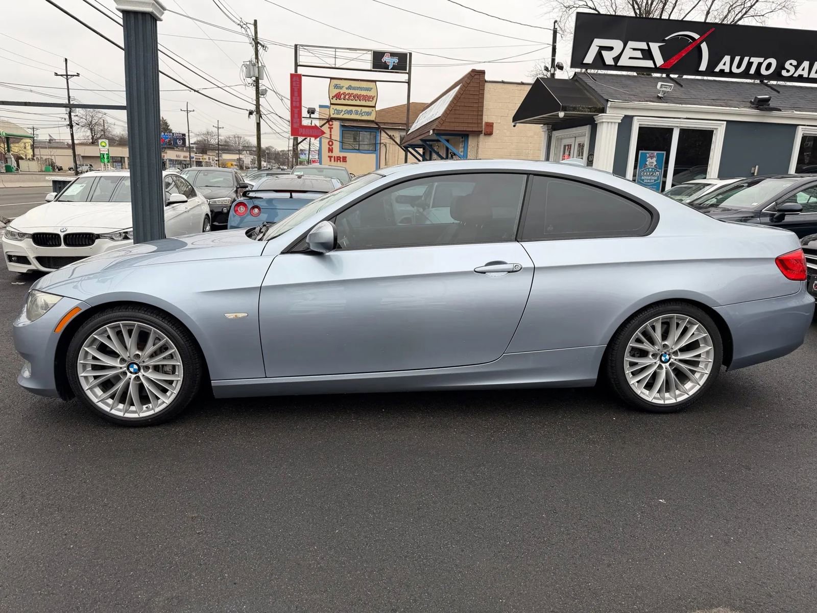 Used 2011 BMW 335i Coupe image 2