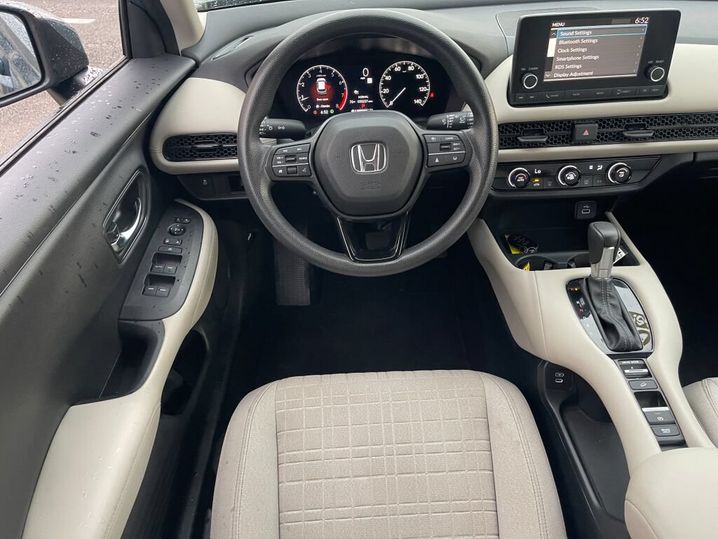 Used 2024 Honda HR-V LX image 2
